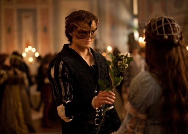 Douglas-Booth-in-Romeo-e-Giulietta_main_image_object