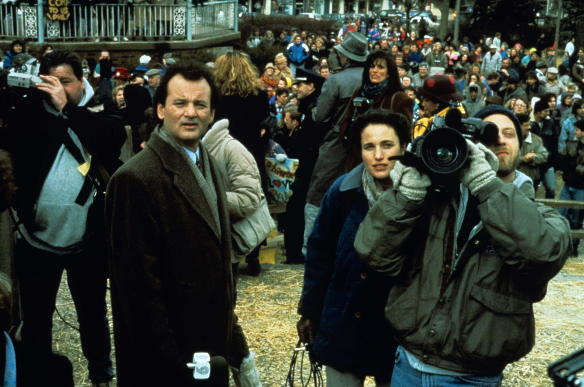 bill-murray-andie-macdowell-and-chris-elliott-in-groundhog-day-(1993)-large-picture