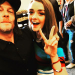 Norman Reedus con Maisie Williams.