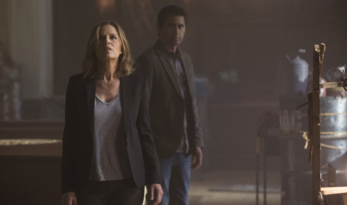 Kim Dickens as Miranda and Cliff Curtis as Sean - Fear the Walking Dead _ Season 1, Episode 1 - Photo Credit: Justin Lubin/AMC