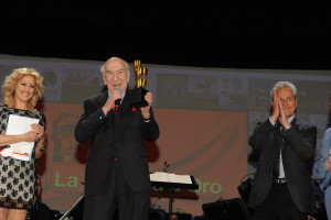 Giuliano Montaldo premiato da Francesco Rutelli Presidente Anica_Ph.Maurizio Riccardi -1929