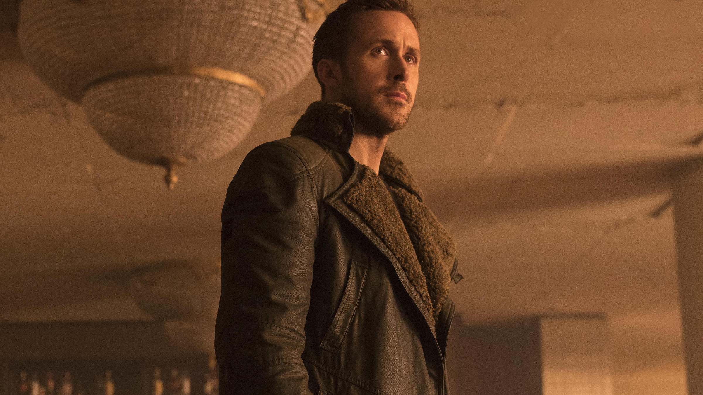 Бегущий по лезвию 2049 бегу. Райан Гослинг 2049. Гослинг Бегущий по лезвию 2049. Райан Гослинг Blade Runner. Бегущий по лезвию 2017 Райан Гослинг.